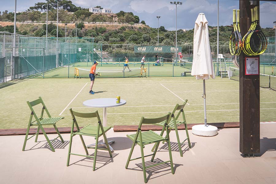 Bilde av en tennisbane